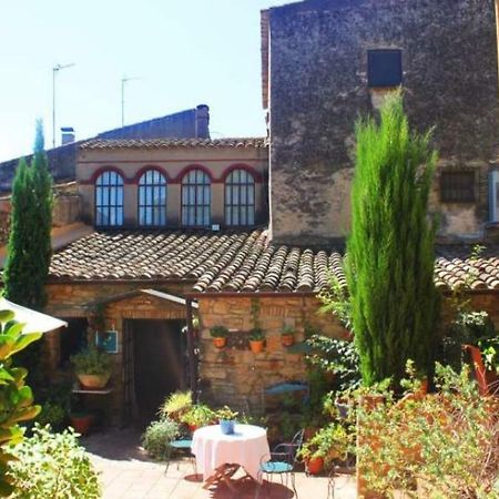 Hostal La Riera Torroella De Montgri Bagian luar foto